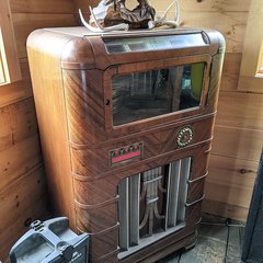 a Wurlitzer jukebox