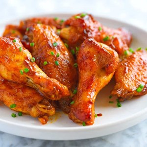 a plate of buffalo wings